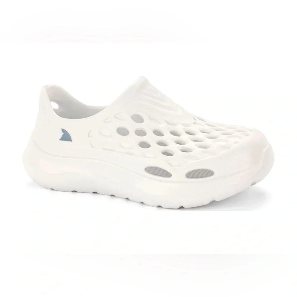 Rugged Shark Big Kids Size 5”Slip on Water Sneakers